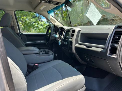 Used 2018 RAM 2500 Tradesman w/ Chrome Appearance Group AWD/4WD image 17