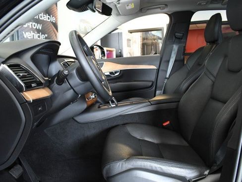 Used 2023 Volvo XC90 B6 Plus AWD/4WD image 41