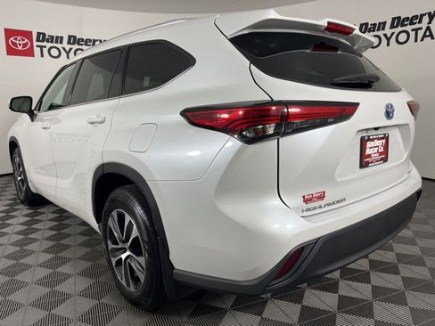 Certified 2022 Toyota Highlander XLE image 23