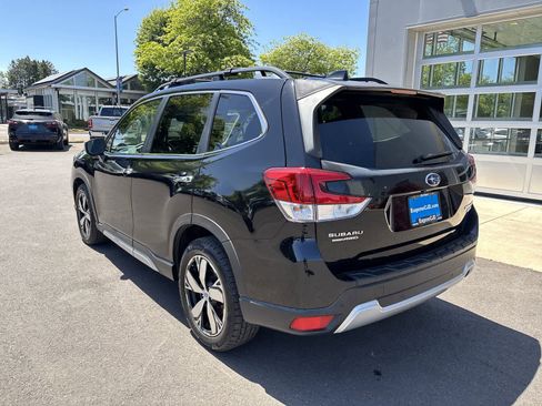 Used 2019 Subaru Forester Touring AWD/4WD image 3