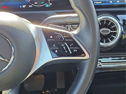 Used 2025 Mercedes-Benz CLA 250 image 20