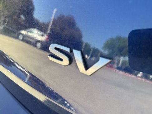 Used 2024 Nissan Rogue SV image 12