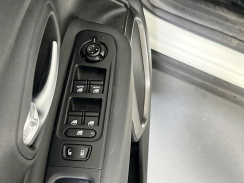 Used 2022 Jeep Renegade Latitude w/ Sun/Sound Group AWD/4WD image 18