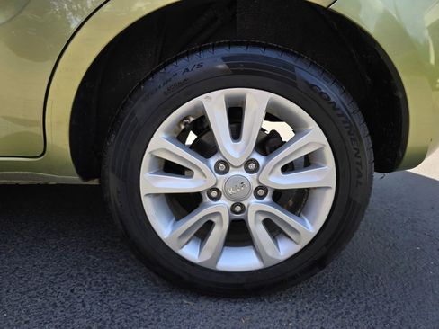 Used 2012 Kia Soul + w/ Audio Pkg FWD image 6