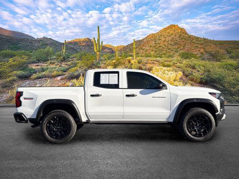 Used 2026 Chevrolet Colorado Trail Boss AWD/4WD image 3