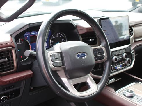 Used 2024 Ford Expedition Limited AWD/4WD image 10