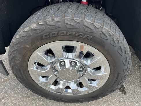 Used 2019 GMC Sierra 2500 Denali w/ Duramax Plus Package AWD/4WD image 17