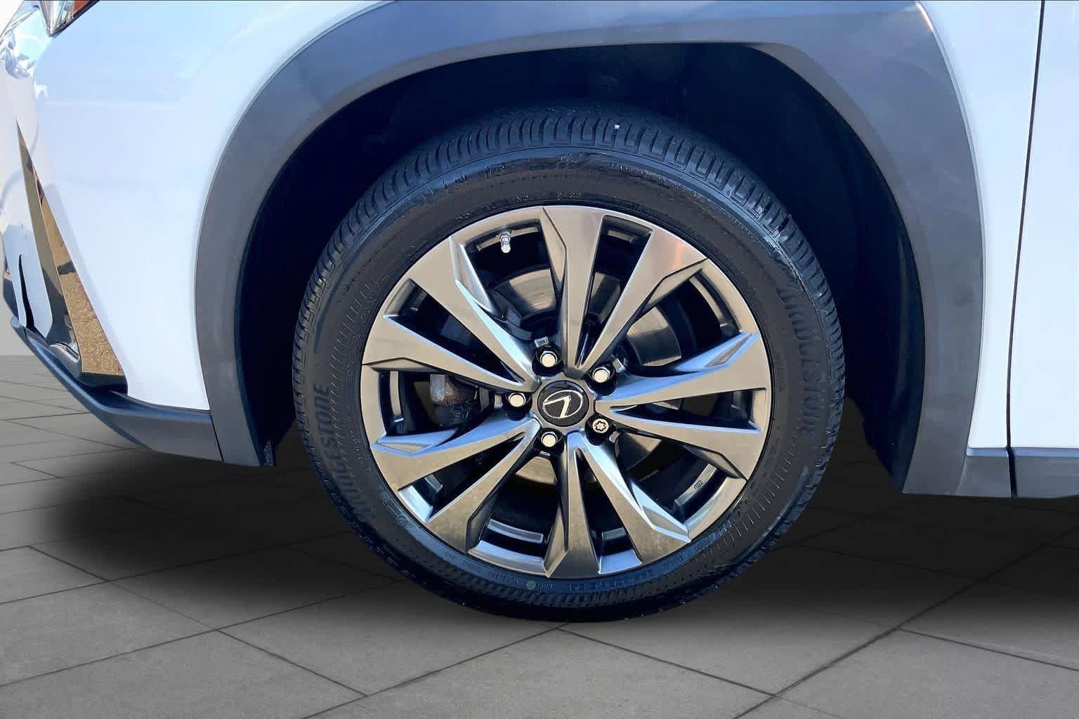 Used 2019 Lexus UX 250h F Sport AWD/4WD image 11