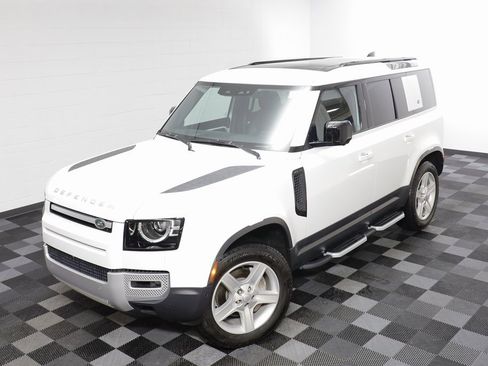 Used 2023 Land Rover Defender 110 SE image 2