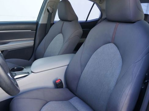 Used 2019 Toyota Camry LE image 26