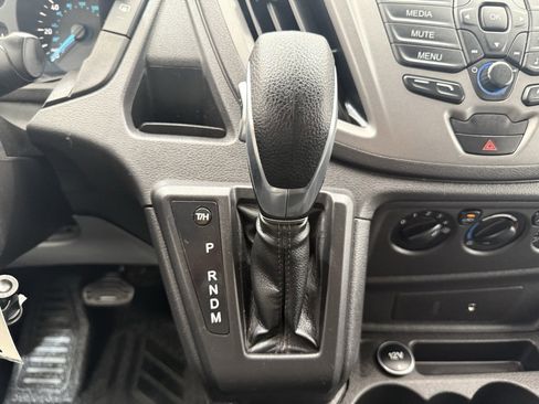 Used 2015 Ford Transit 150 XL image 33