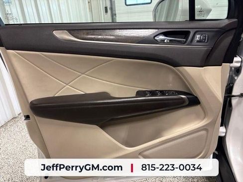 Used 2017 Lincoln MKC Reserve w/ Lincoln MKC Climate Package AWD/4WD image 12