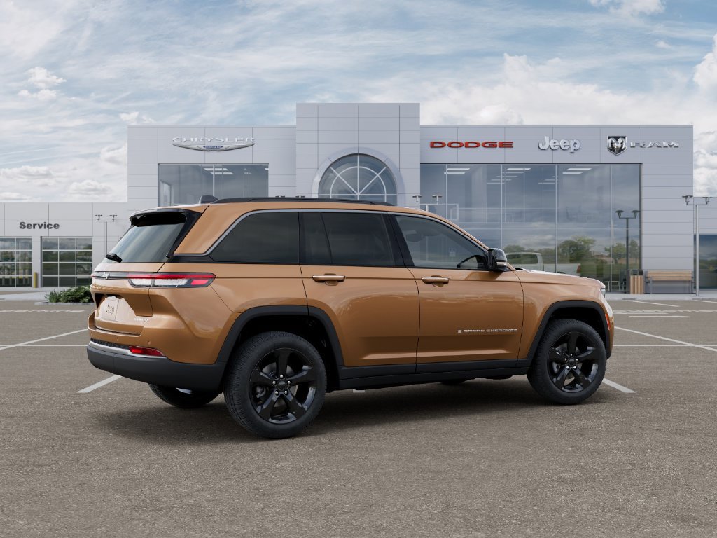 New 2026 Jeep Grand Cherokee Limited w/ Limited Altitude Package RWD image 4
