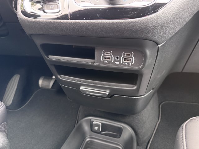 New 2025 Chrysler Pacifica Select AWD/4WD image 20