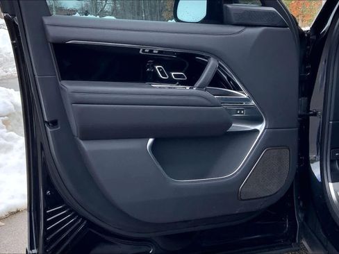 Used 2025 Land Rover Range Rover Autobiography image 20