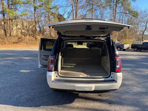 Used 2015 GMC Yukon XL Denali w/ Touring Package image 57
