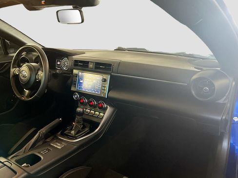 Used 2023 Toyota GR86 Premium RWD image 27