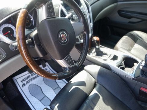 Used 2011 Cadillac SRX Luxury image 10