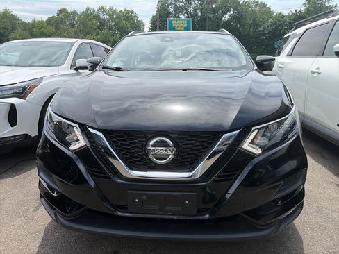 Used 2020 Nissan Rogue Sport SV w/ Technology Package AWD/4WD image 2
