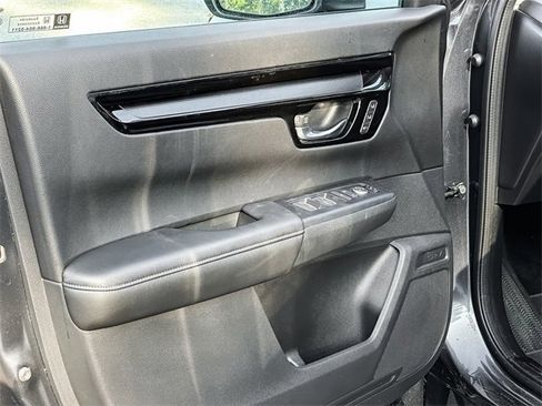 Used 2025 Honda CR-V EX-L image 11