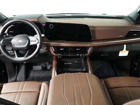 New 2026 Chevrolet Suburban High Country w/ Sun And Tow Package image 18