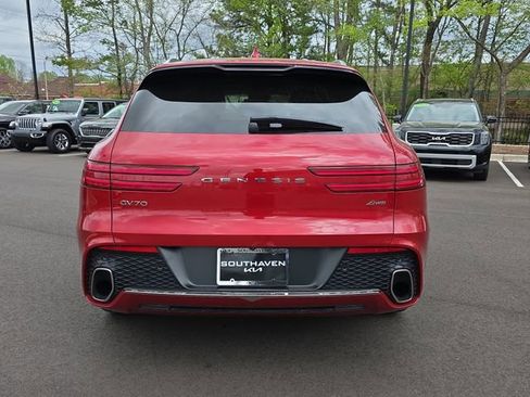 Used 2025 Genesis GV70 2.5T AWD/4WD image 4