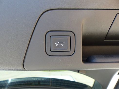 Used 2023 Buick Envision Essence AWD/4WD image 28