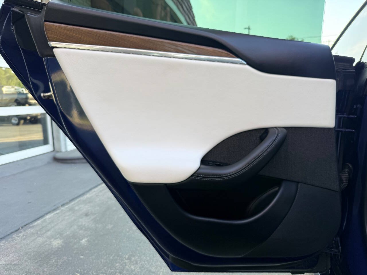 Used 2022 Tesla Model S AWD/4WD image 30