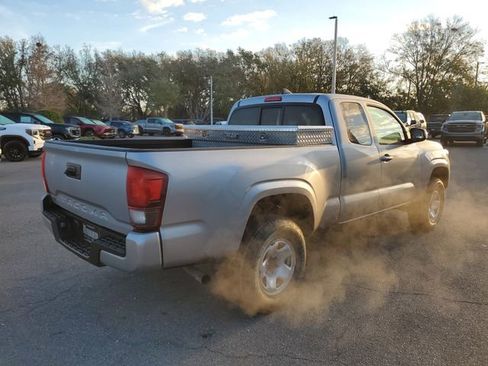 Used 2021 Toyota Tacoma SR w/ SR Convenience Package image 4