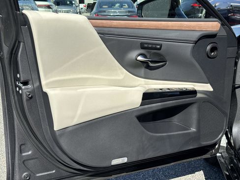 New 2025 Lexus ES 350 w/ Premium Package image 17