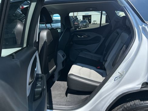 Used 2023 GMC Terrain SLT w/ Infotainment Package II AWD/4WD image 35