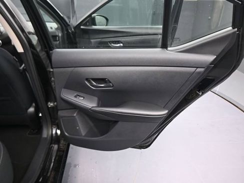 Used 2024 Nissan Sentra SV FWD image 22