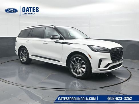 New 2026 Lincoln Aviator AWD image 4