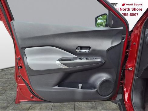 Used 2023 Nissan Kicks SR w/ SR Premium Package FWD image 9