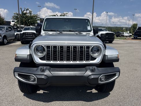 Used 2024 Jeep Wrangler Unlimited Sahara AWD/4WD image 2