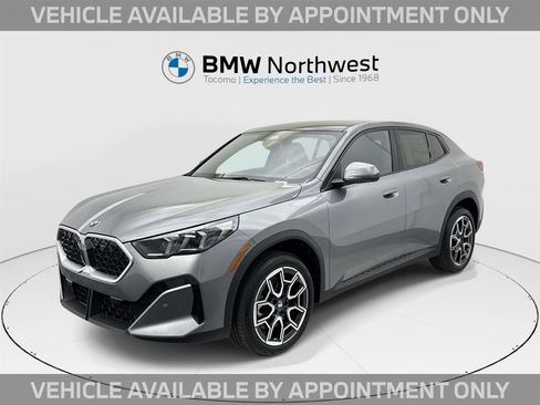 Used 2025 BMW X2 xDrive28i w/ Technology Package image 1
