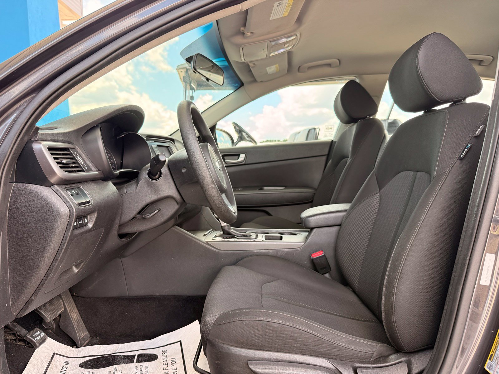 Used 2017 Kia Optima LX FWD image 14