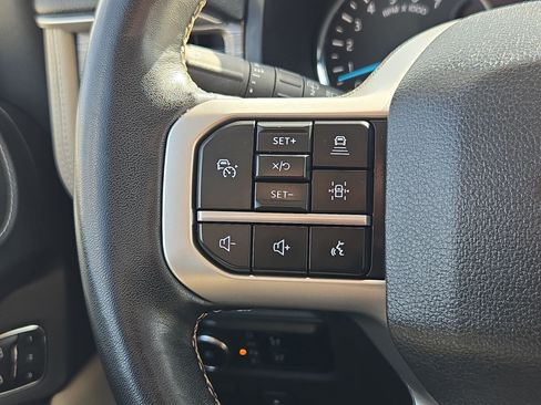 Used 2024 Ford Expedition Limited AWD/4WD image 18