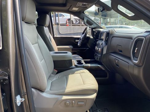 Used 2019 GMC Sierra 1500 SLT w/ SLT Premium Plus Package AWD/4WD image 18