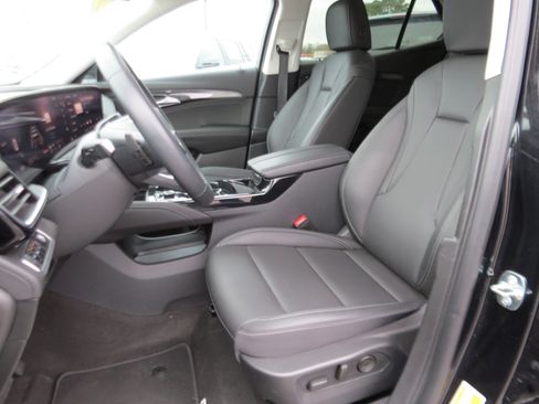 Used 2025 Buick Envision Preferred AWD/4WD image 15