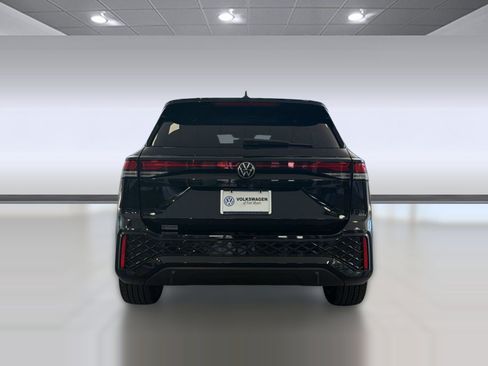 Used 2025 Volkswagen Tiguan SE R-Line FWD image 10