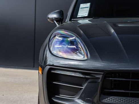 Certified 2026 Porsche Macan AWD/4WD image 20