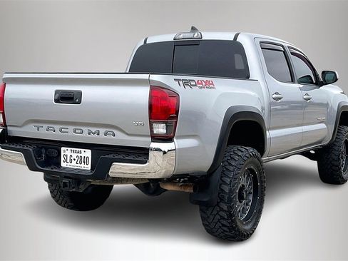 Used 2019 Toyota Tacoma TRD Off-Road image 5