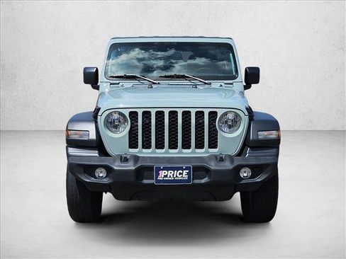 Used 2024 Jeep Wrangler Unlimited Sport AWD/4WD image 2
