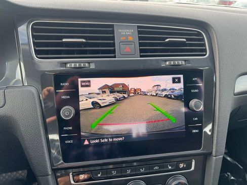 Used 2019 Volkswagen e-Golf SE image 24