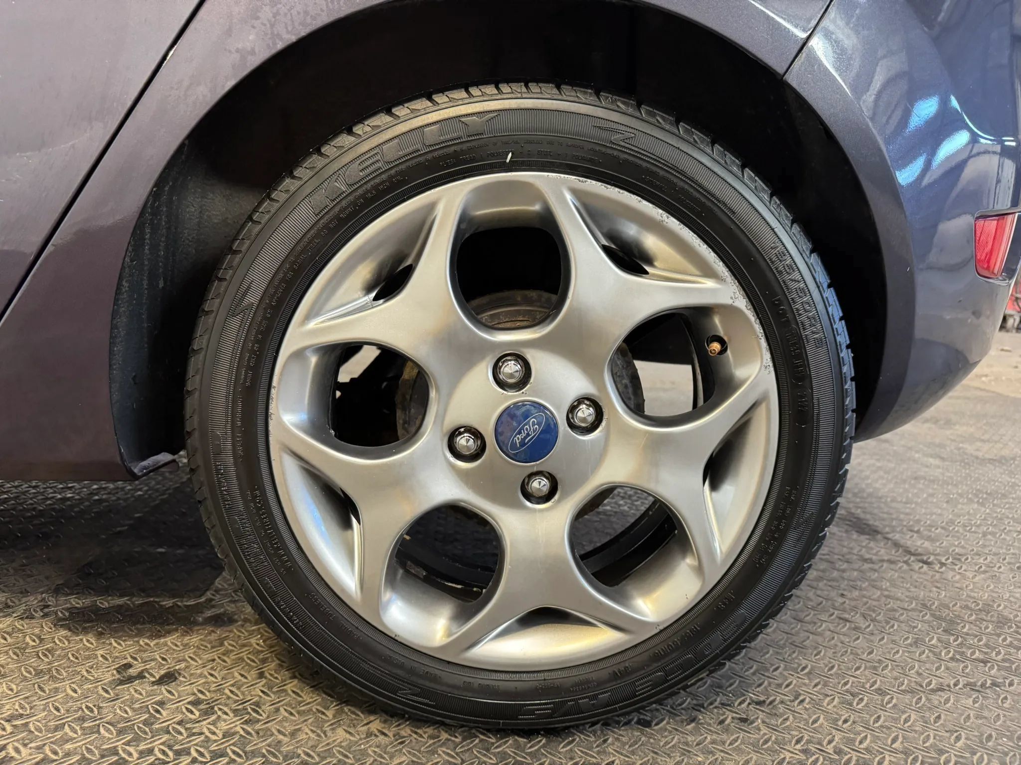 Used 2012 Ford Fiesta SES FWD image 30
