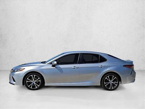 Used 2018 Toyota Camry SE FWD image 8