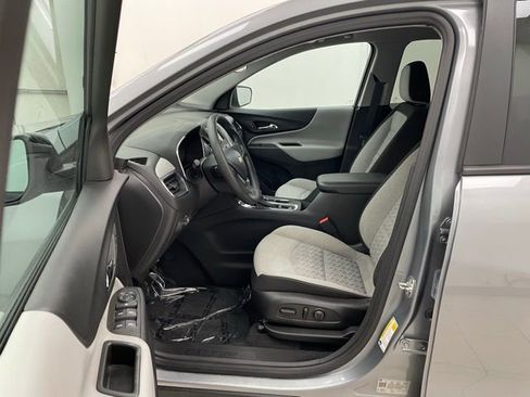 Used 2024 Chevrolet Equinox LS w/ LS Convenience Package image 8