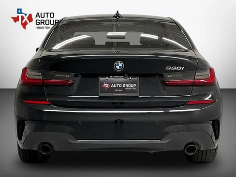 Used 2022 BMW 330i Sedan w/ M Sport Package RWD image 7