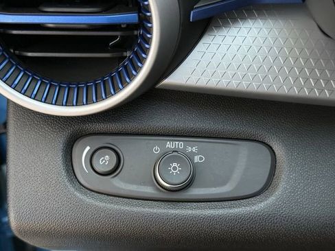 Certified 2025 Chevrolet Trax LS image 26